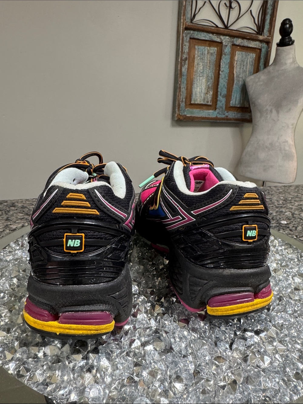 New Balance mock 1906R Neon nights Athletic Sneakers M6 W 7.5 EUC - Picture 9 of 16